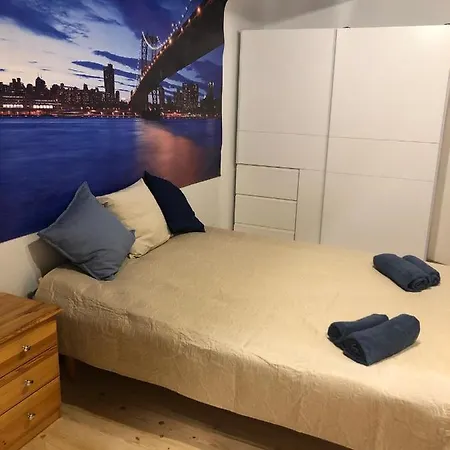 아파트 2 Bedroom Central Near The Old Town *